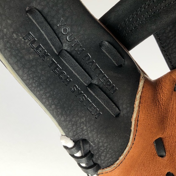 Easton Scout Flex Baseball Glove - Youth  
+ 1 Rawlings Official T-ball Baseball - Picture 11 of 17